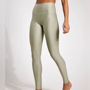 Alo Yoga Airlift Leggings in Limestone Green